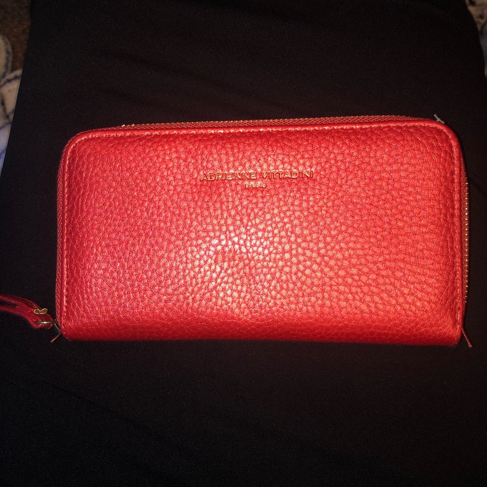 ❤️Adrienne Vittadini Studio charger wallet❤️